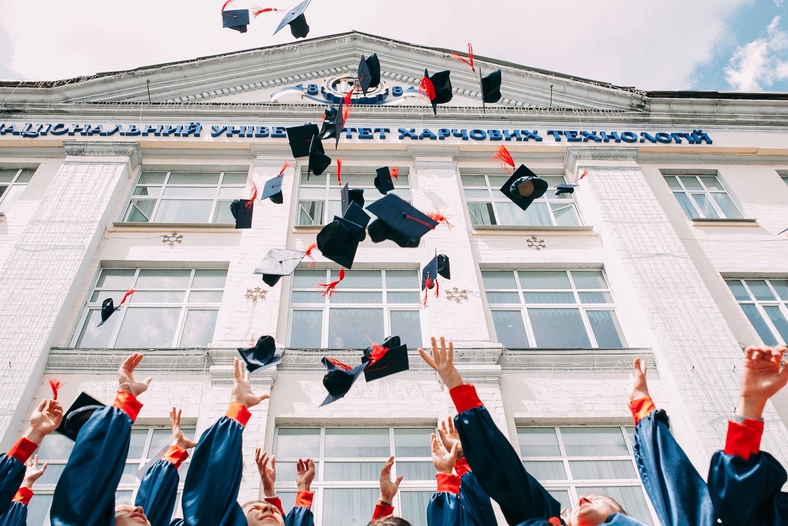 Students receiving application guidance